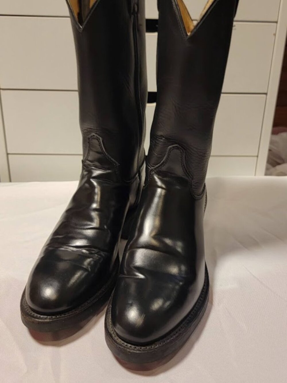 Justin Black Leather Western Cowboy Boots Vibram Sole Men’s Size 9 NWOB